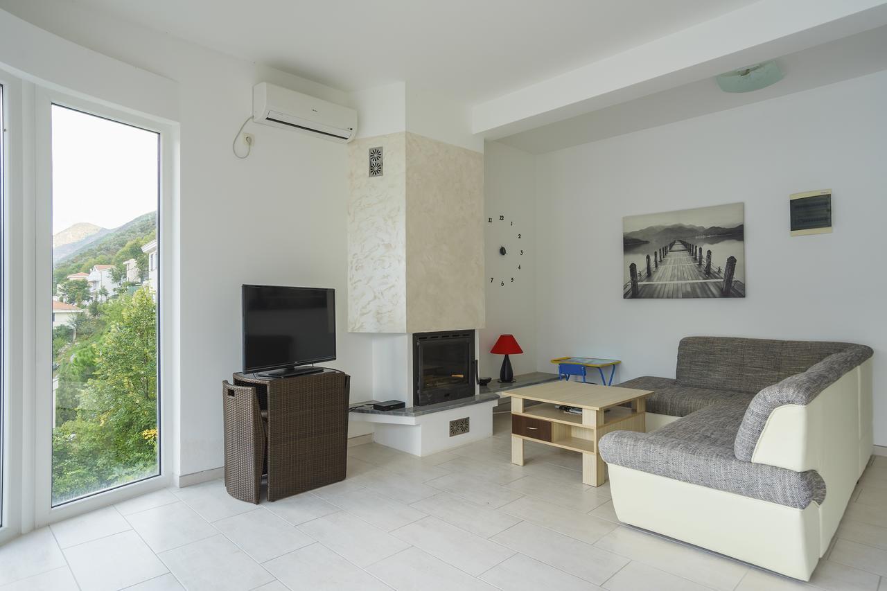 Villa KOSTA Donji Morinj Esterno foto