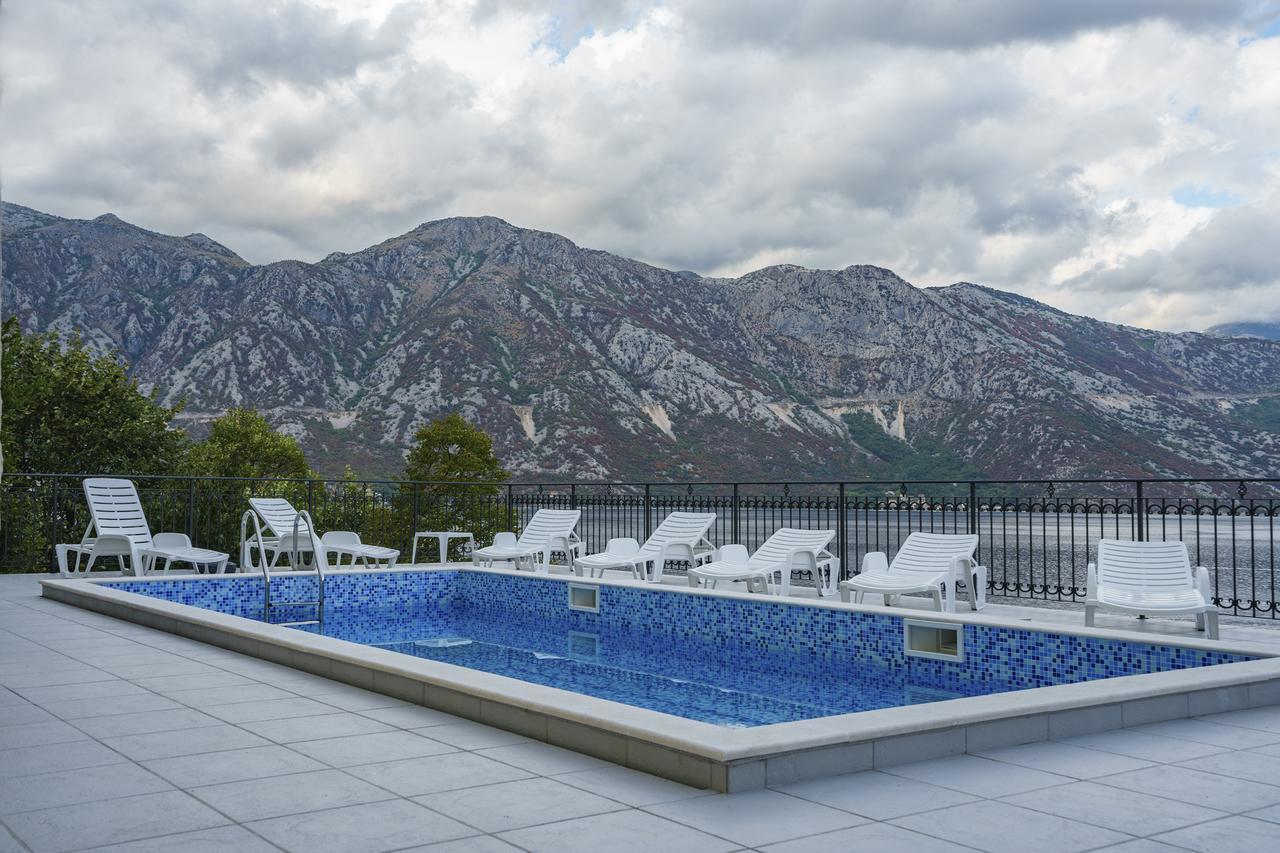 Villa KOSTA Donji Morinj Esterno foto