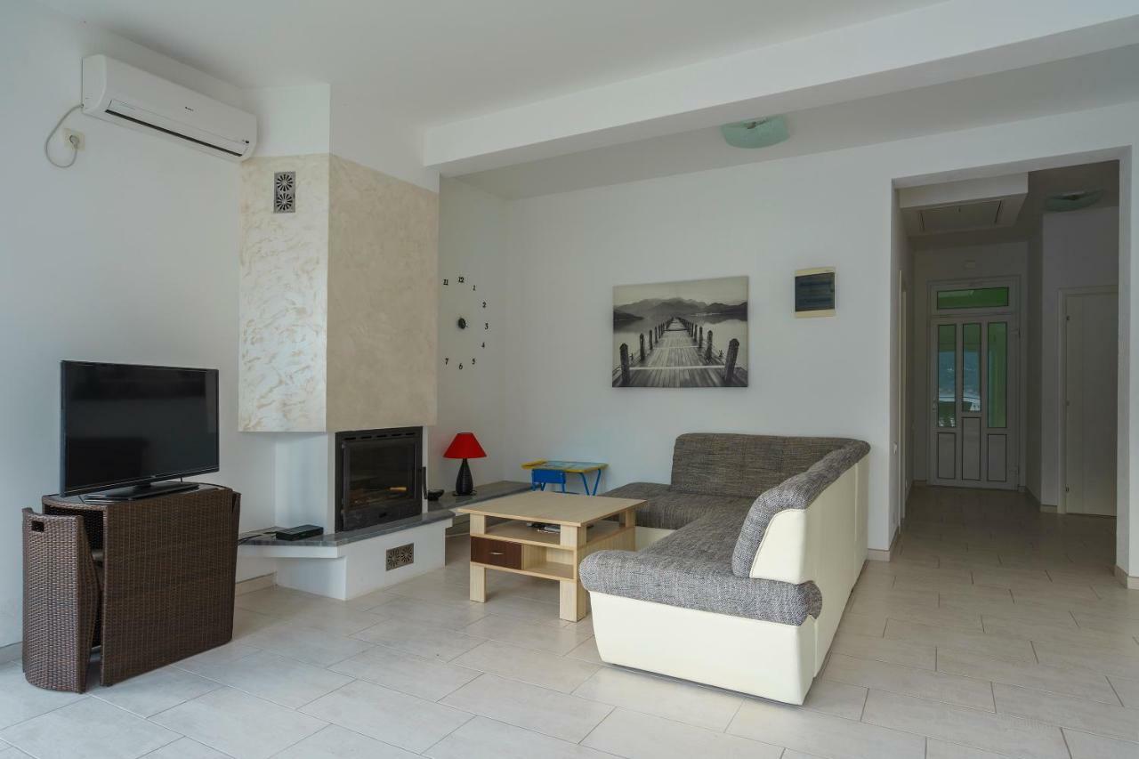 Villa KOSTA Donji Morinj Esterno foto